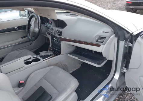 2011 Mercedes-Benz E 350 z USA, uszkodzony, nr VIN WDDKJ5GB2BF078618